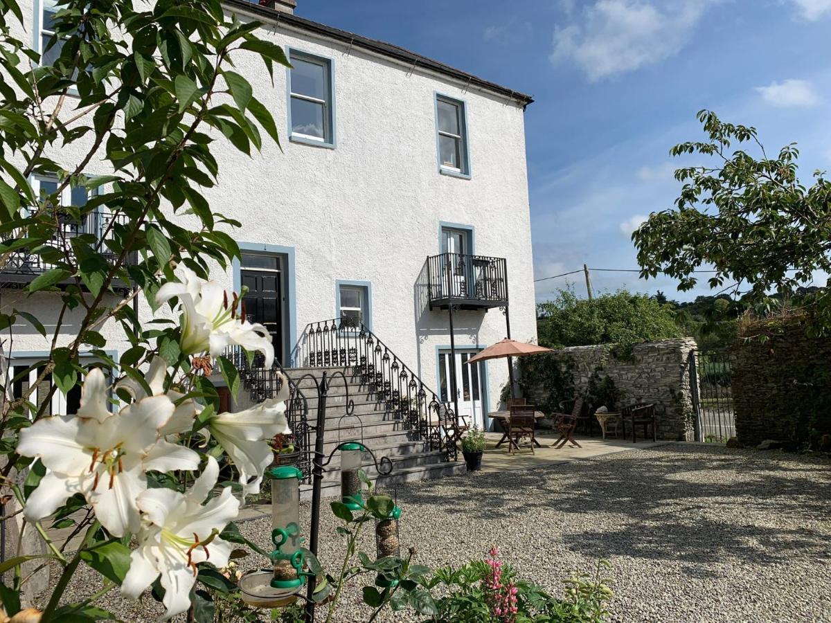 Riverbank House Bed And Breakfast Innishannon Exterior photo
